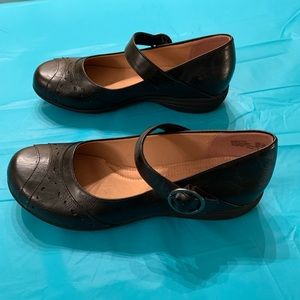 NWOT Black Mary Janes